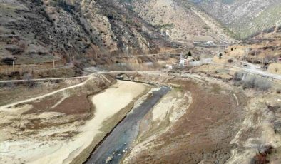 Kuraklık nedeniyle su seviyesi düşen barajlarda elektrik üretimi sekteye uğruyor