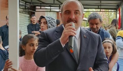 Sanayi ve Teknoloji Bakanı Mustafa Varank Bursa’da Depremzedeleri Ziyaret Etti